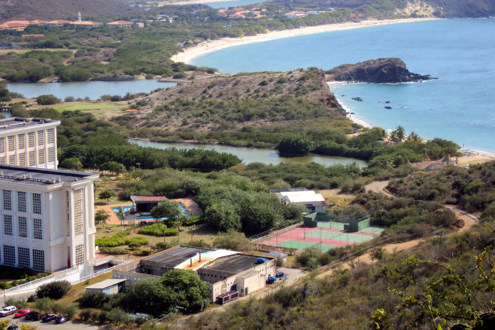 Baía e praias da Ilha Margarita vistas do alto